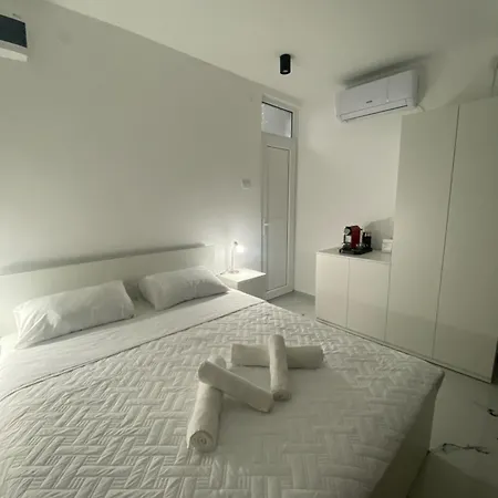 Vito - Free Parking * Vranje